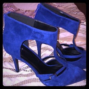 Royal blue faux suede zip up heels